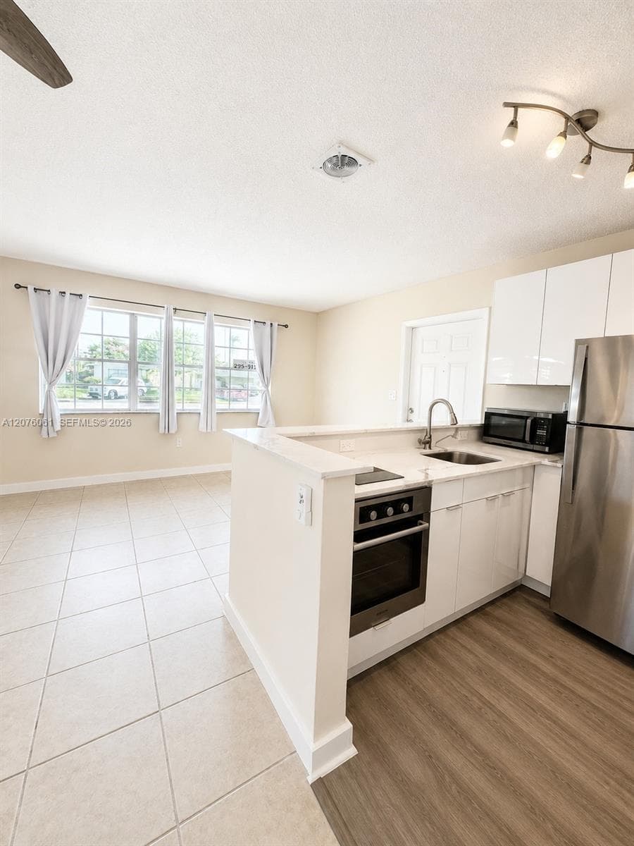 1711 NE 56th St # 5, Fort Lauderdale, FL 33334 photo 2
