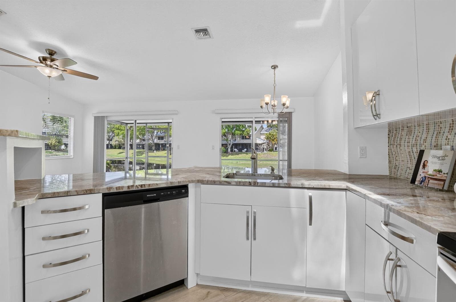 1971 Discovery Circle E, Deerfield Beach FL 33442 photo 3