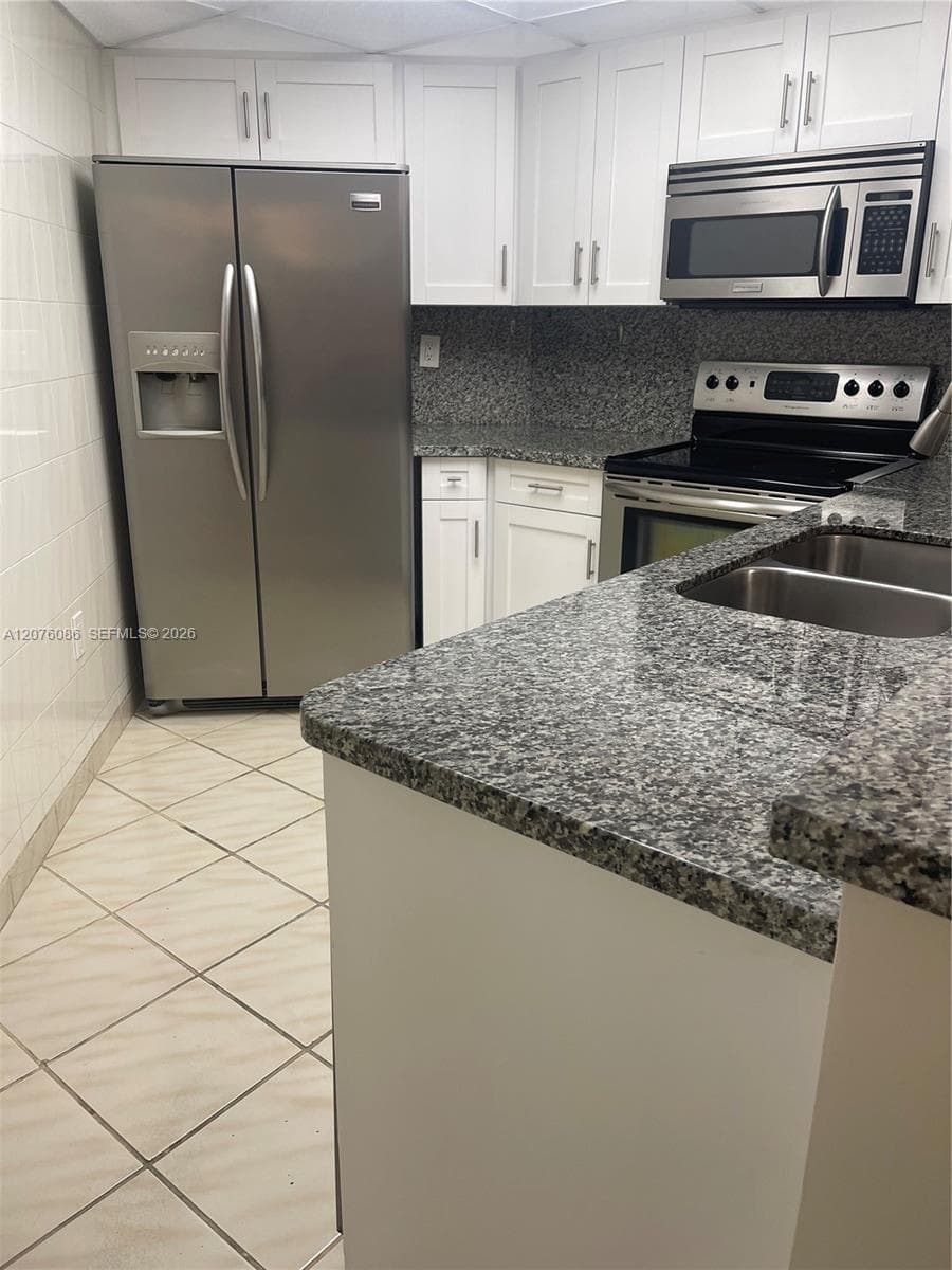 10249 NW 9th St Cir # 108-8, Miami, FL 33172 photo 4