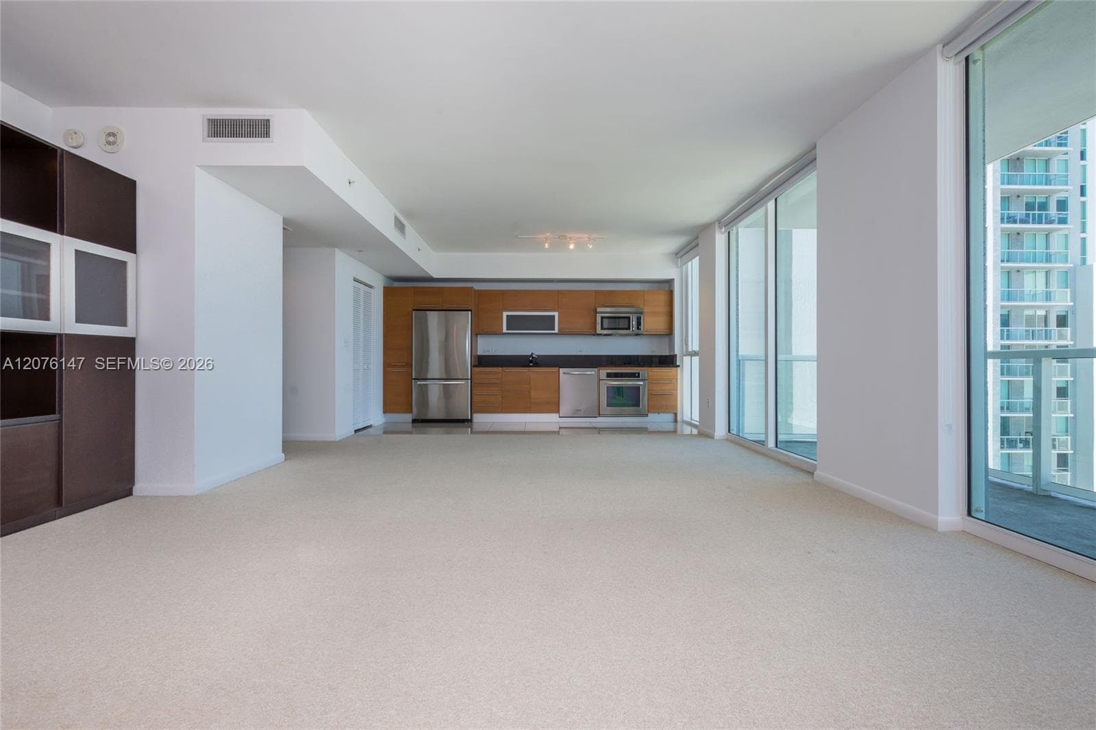 253 NE 2nd St # 3805, Miami, FL 33132 photo 5