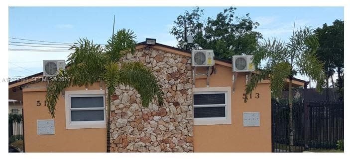 513 SW 6th Ave # 6, Homestead, FL 33030 photo 2