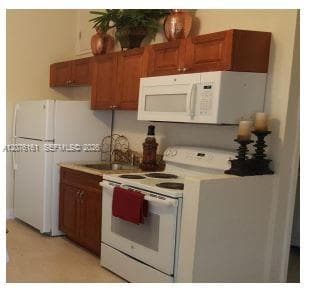 513 SW 6th Ave # 6, Homestead, FL 33030 photo 4