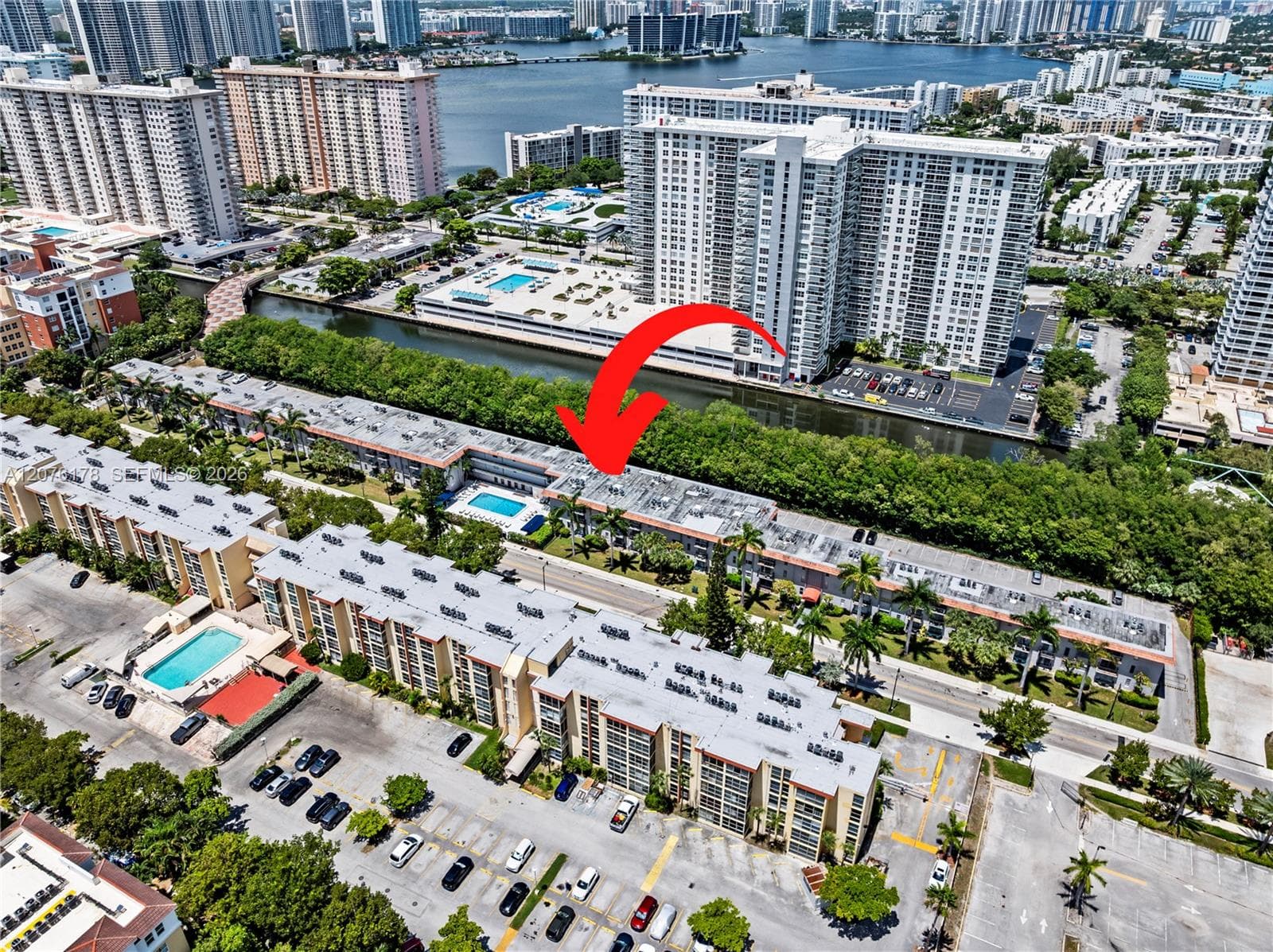 251 172nd St # 321, Sunny Isles Beach, FL 33160 photo 2