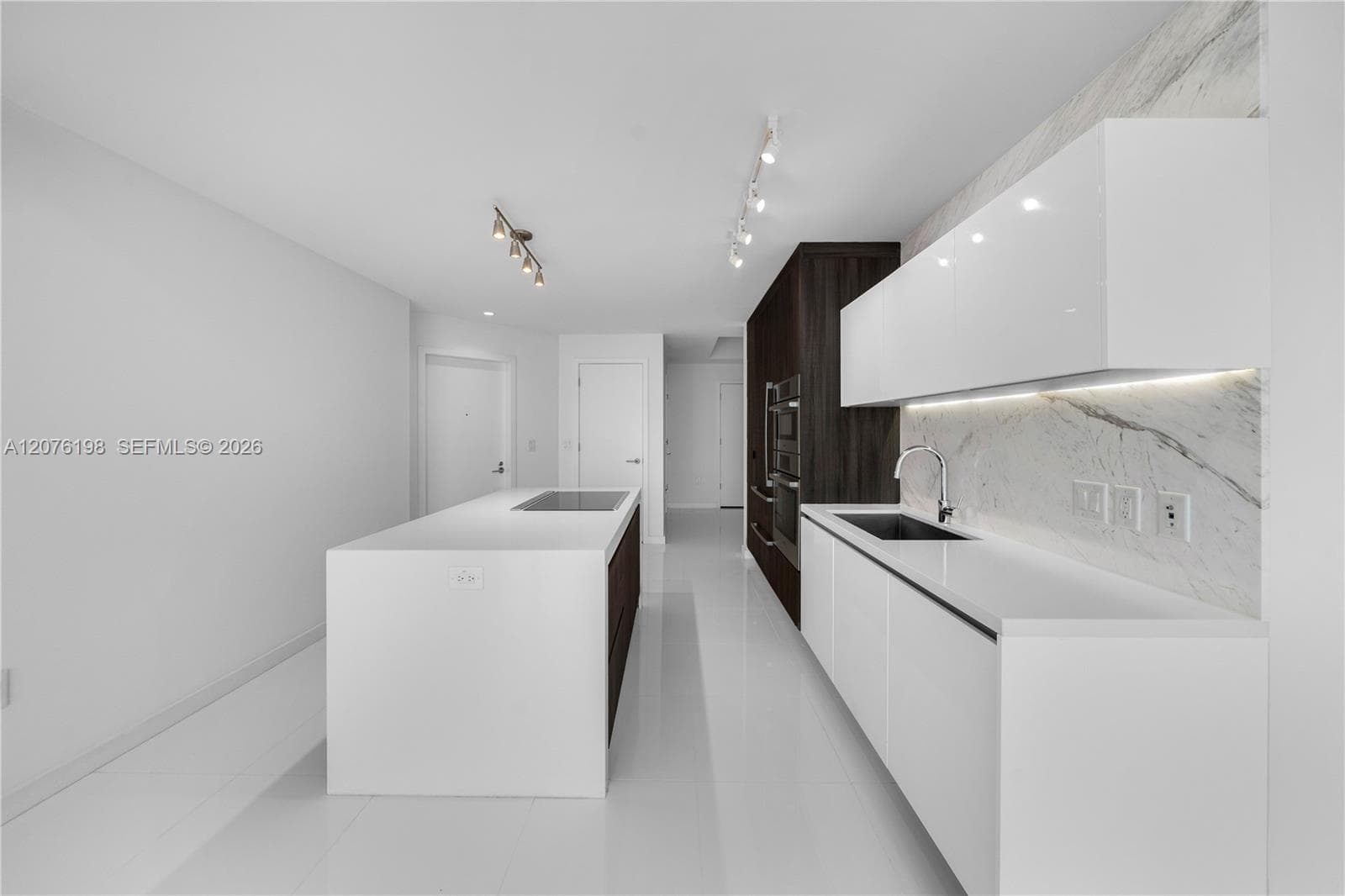 851 NE 1st AVE # 2106, Miami, FL 33132 photo 2