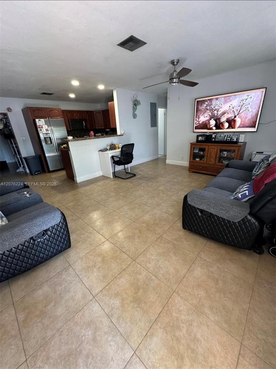 607 NW 42nd St, Oakland Park, FL 33309 photo 4