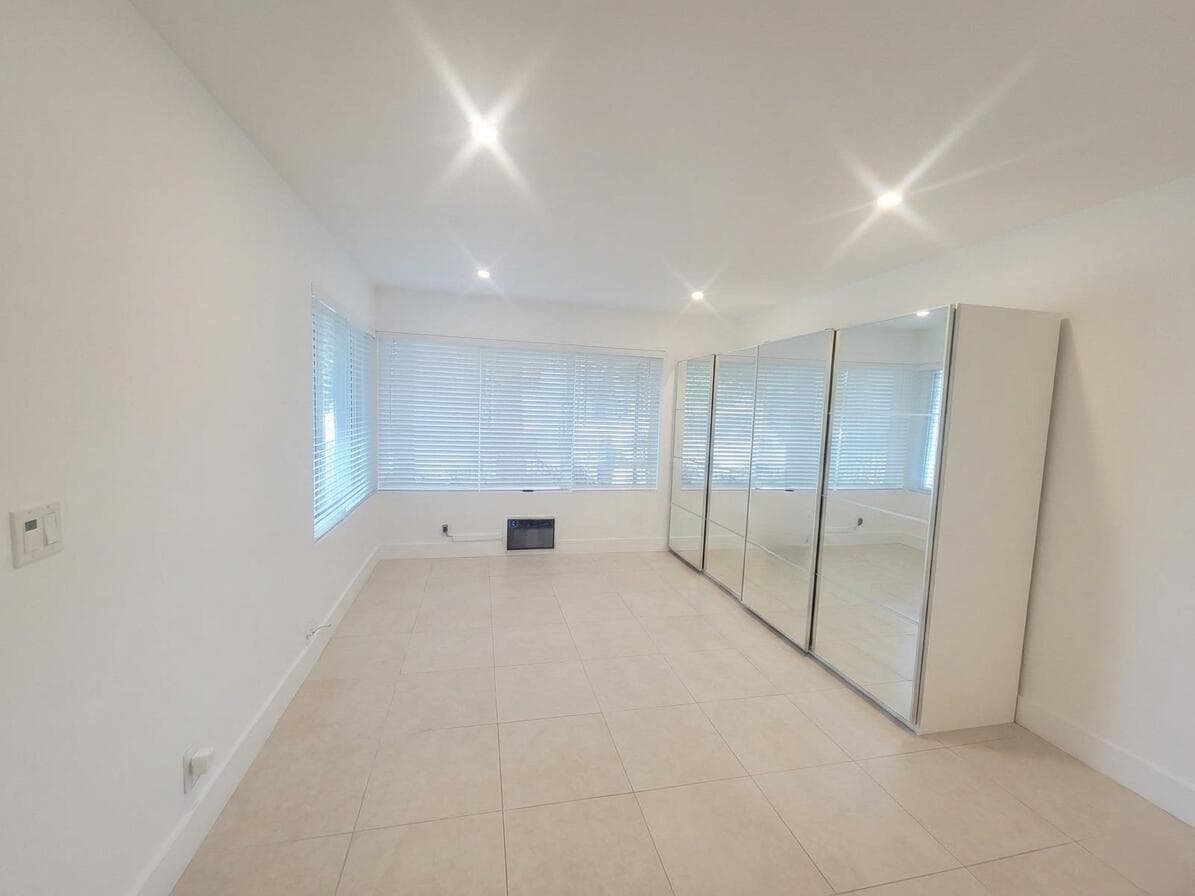 1415 SE 2nd Street # 2, Fort Lauderdale, FL 33301 photo 2