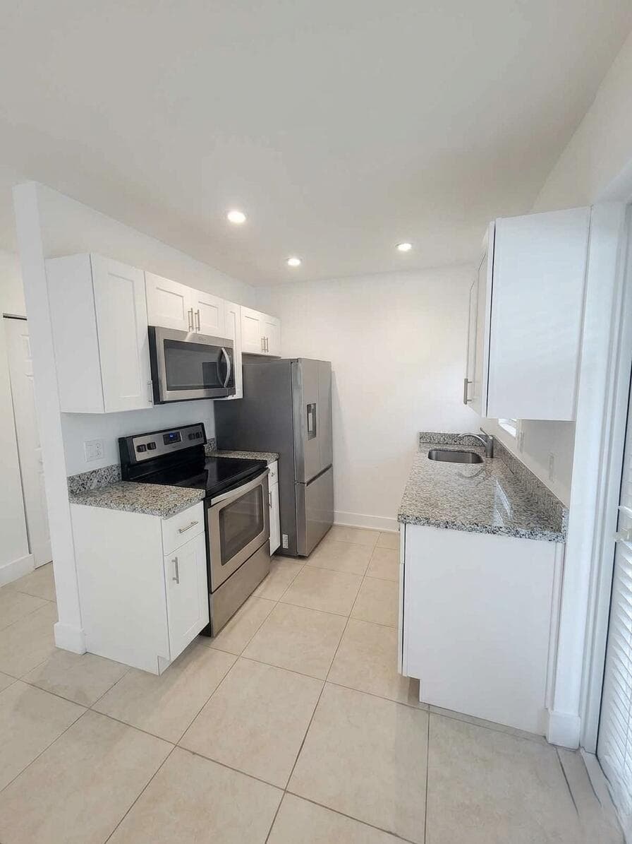 1415 SE 2nd Street # 2, Fort Lauderdale, FL 33301 photo 4