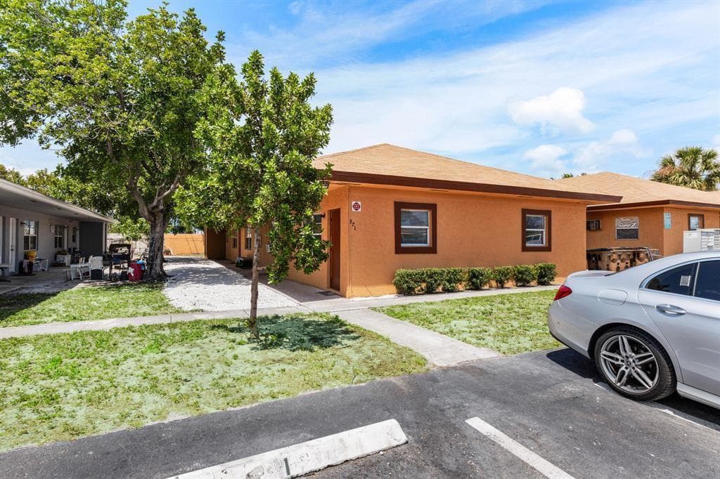 279 SW 1ST Street # #3, Deerfield Beach, FL 33441