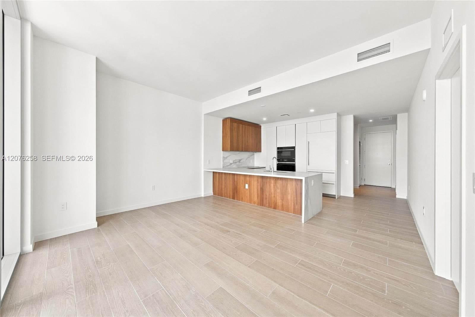 1400 Biscayne Blvd # 708, Miami, FL 33132 photo 2