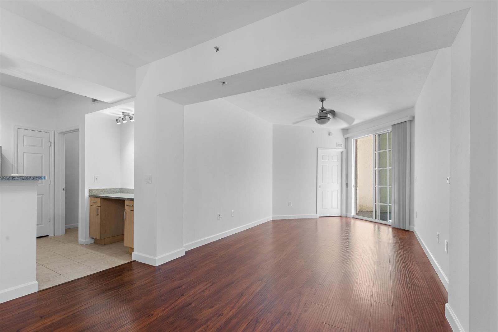 533 NE 3rd Avenue # 425, Fort Lauderdale, FL 33301 photo 5