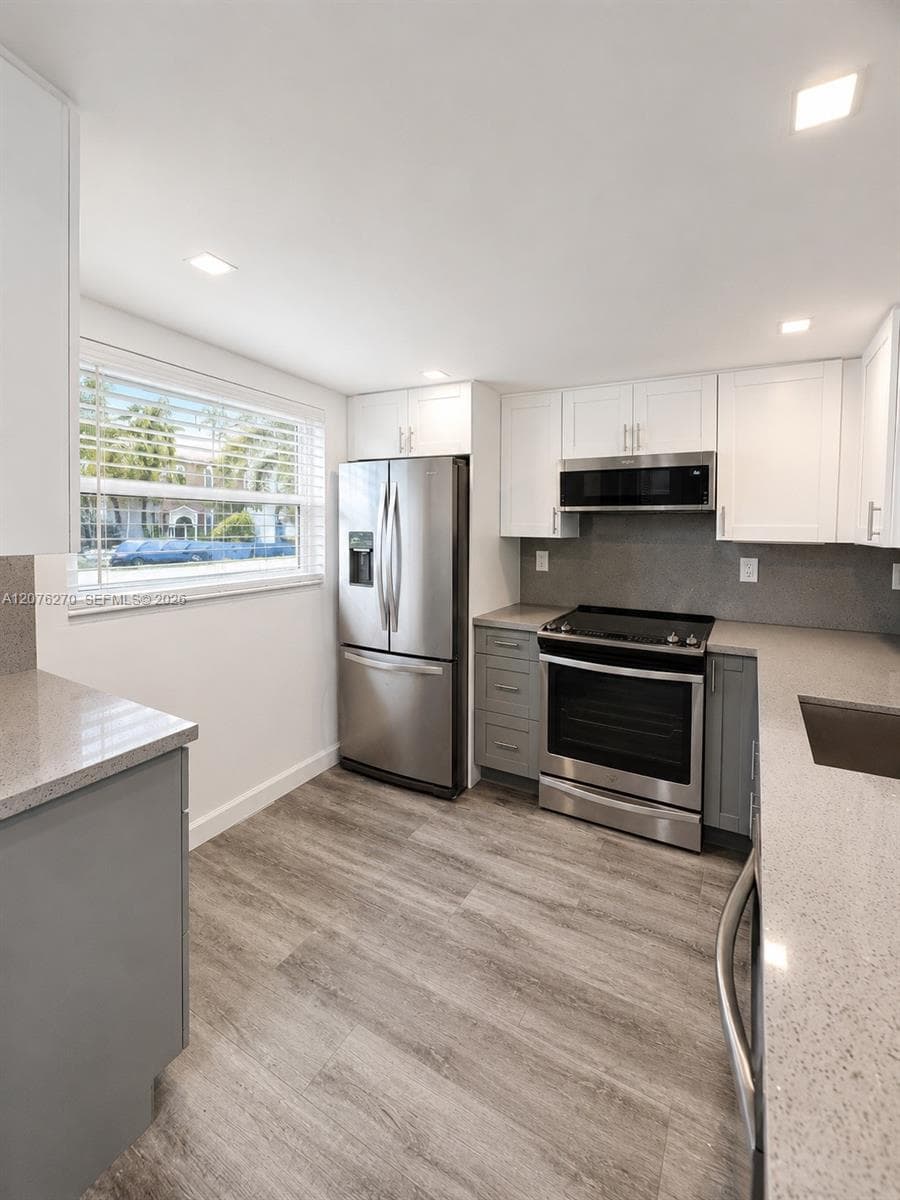 4000 NE 170th St # 206, North Miami Beach, FL 33160 photo 3