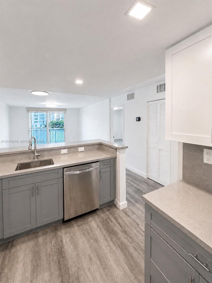 4000 NE 170th St # 206, North Miami Beach, FL 33160