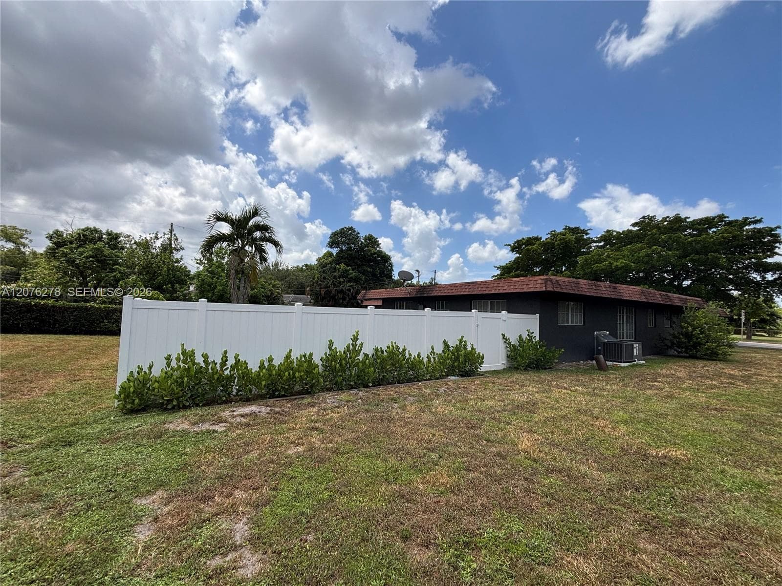10 SW 46th Ave, Plantation, FL 33317 photo 4