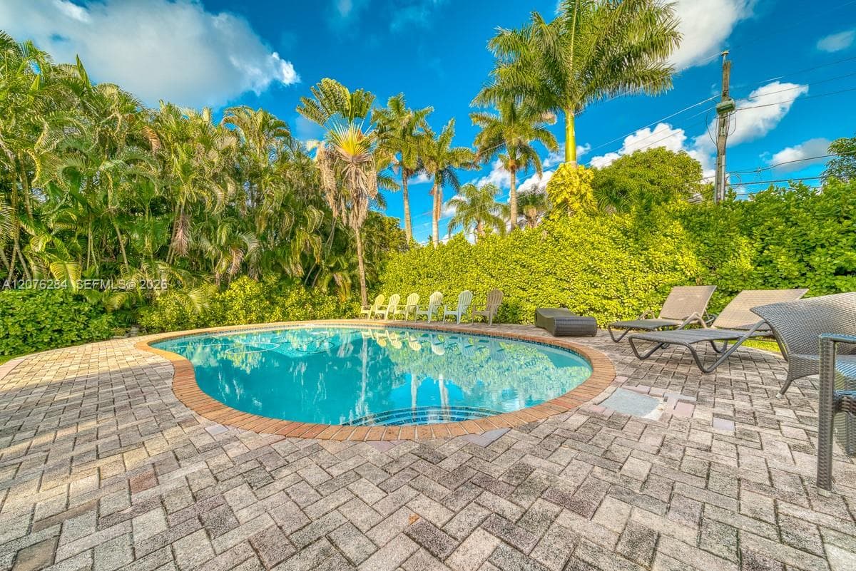 13801 NE 1st Ave, Miami, FL 33161 photo 3