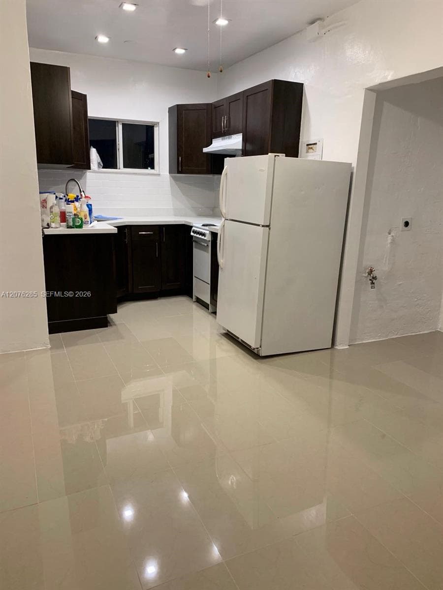 200 NW 34th Ave, Miami, FL 33125 photo 4
