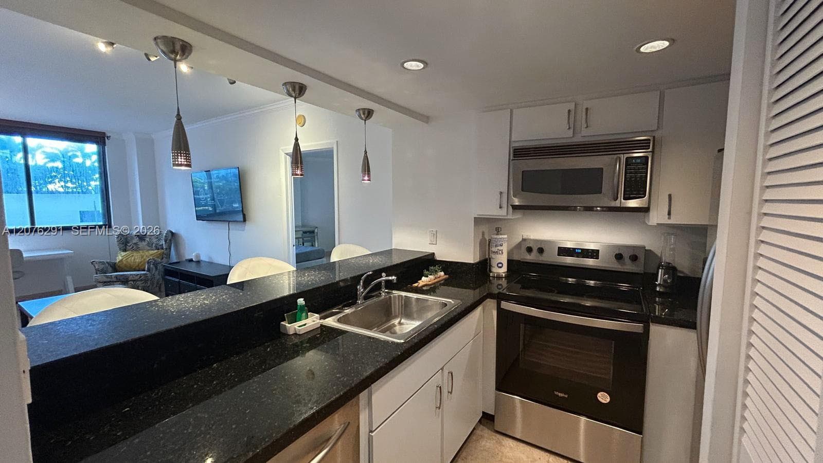 540 Brickell Key Dr # 512, Miami, FL 33131 photo 2