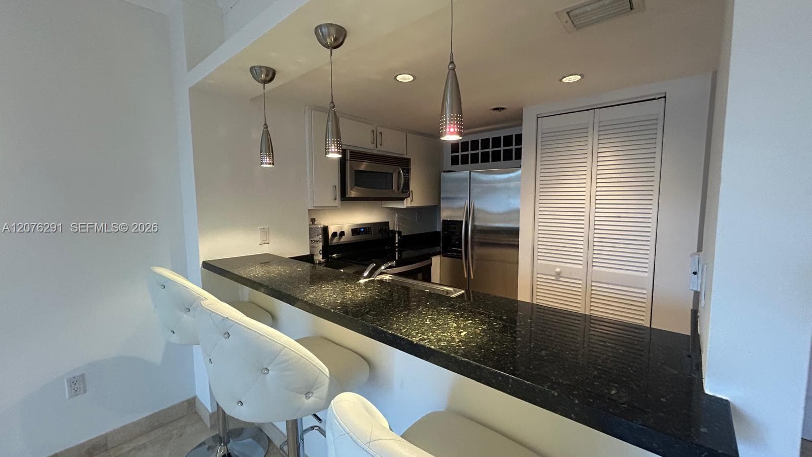 540 Brickell Key Dr # 512, Miami, FL 33131 photo 3