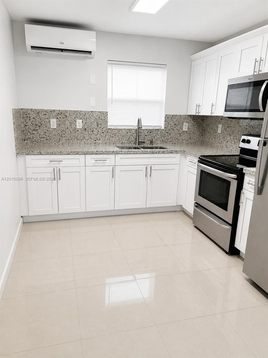 1723 Wiley St # N, Hollywood, FL 33020 photo 3