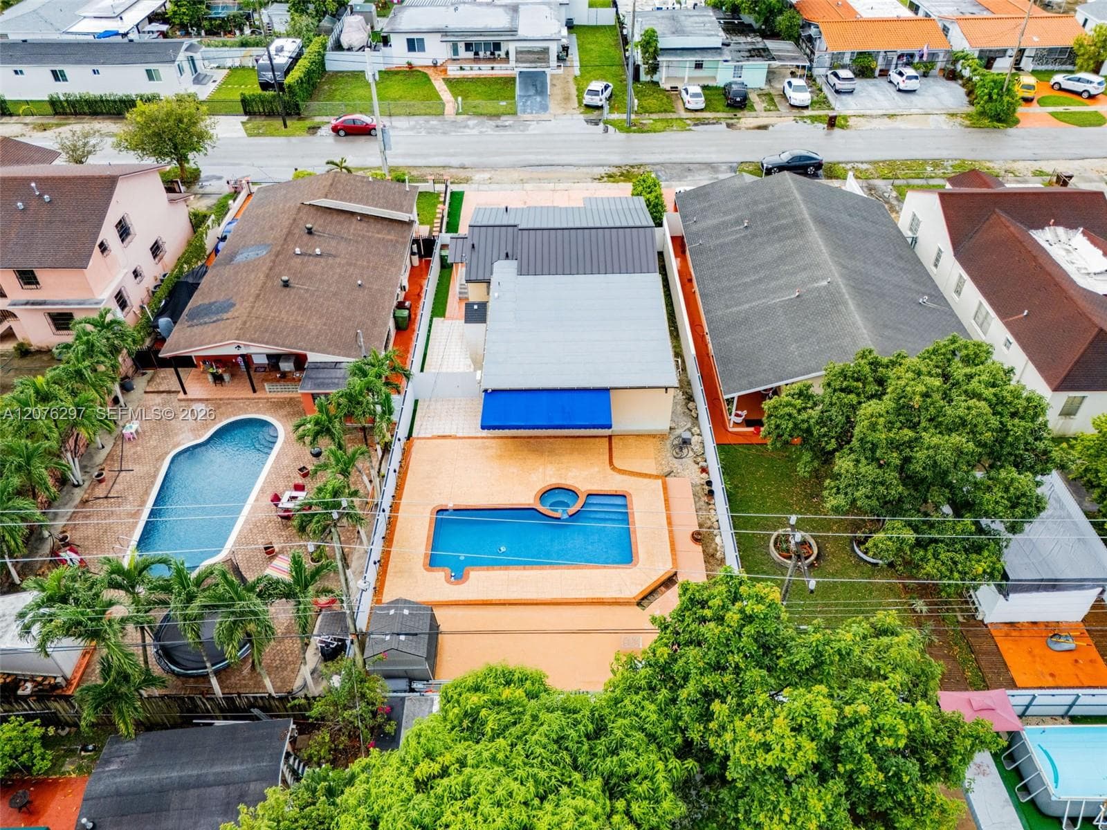 233 W 39th Pl, Hialeah, FL 33012 photo 5