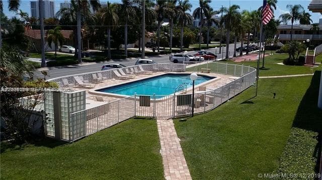 600 Layne Blvd # 112, Hallandale Beach, FL 33009