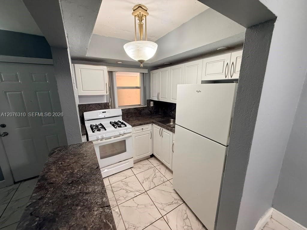 350 E 21st St # 108, Hialeah, FL 33010 photo 3