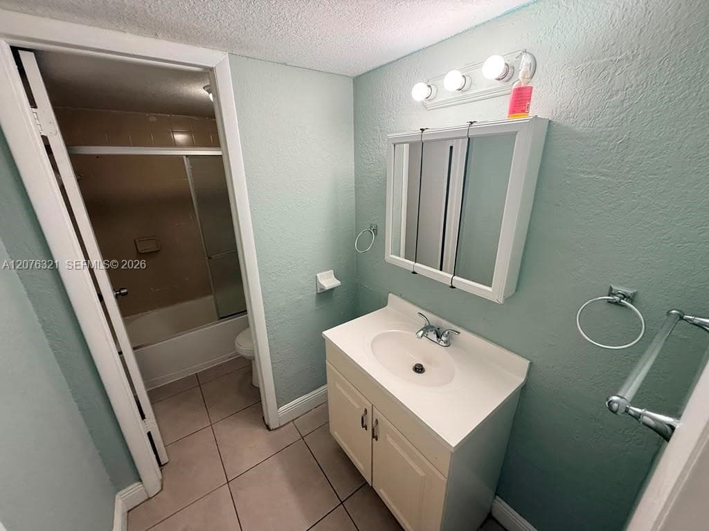 6950 W 6th Ave # 225, Hialeah, FL 33014 photo 4