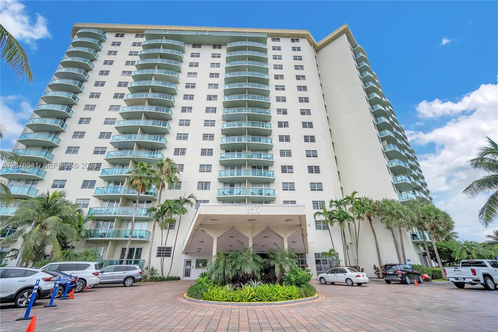 19370 Collins Ave # 919, Sunny Isles Beach, FL 33160 photo 2
