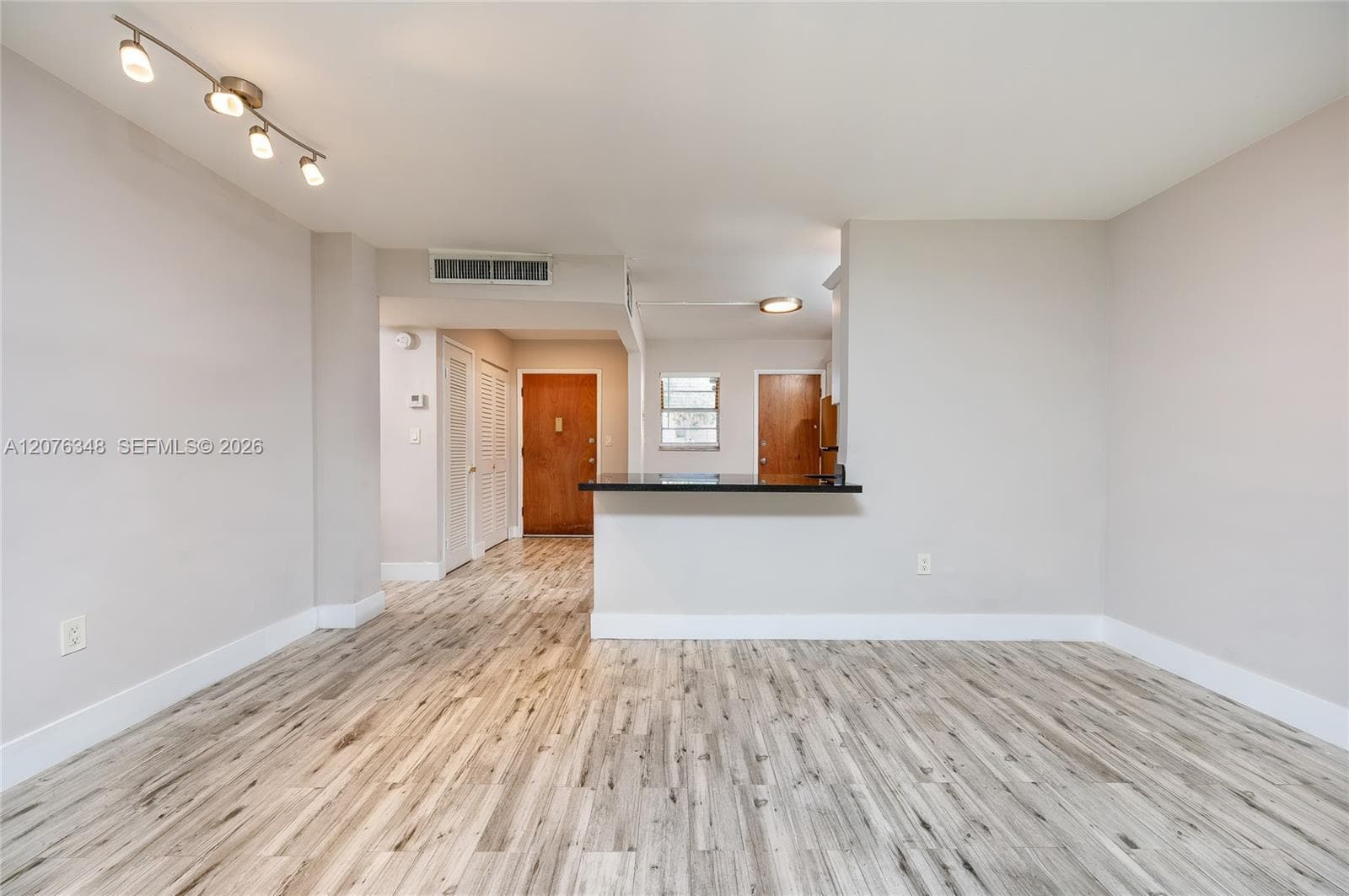 1690 NE 191st St # 115-1, Miami, FL 33179 photo 2