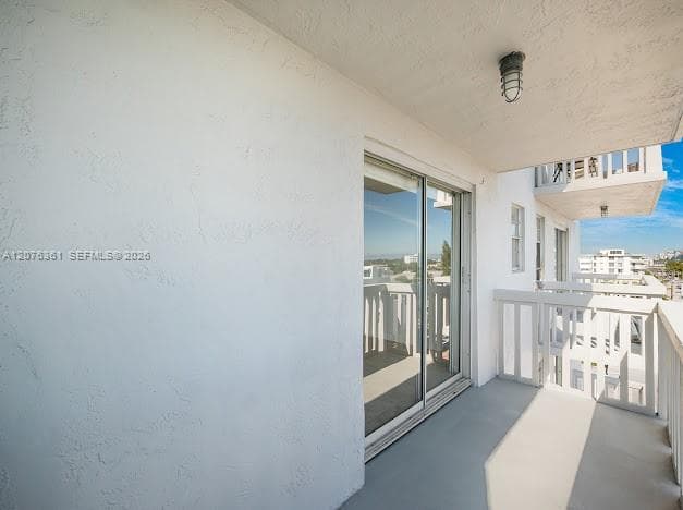 7620 Carlyle Ave # 606, Miami Beach, FL 33141 photo 2