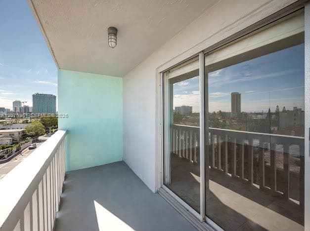 7620 Carlyle Ave # 606, Miami Beach, FL 33141 photo 3