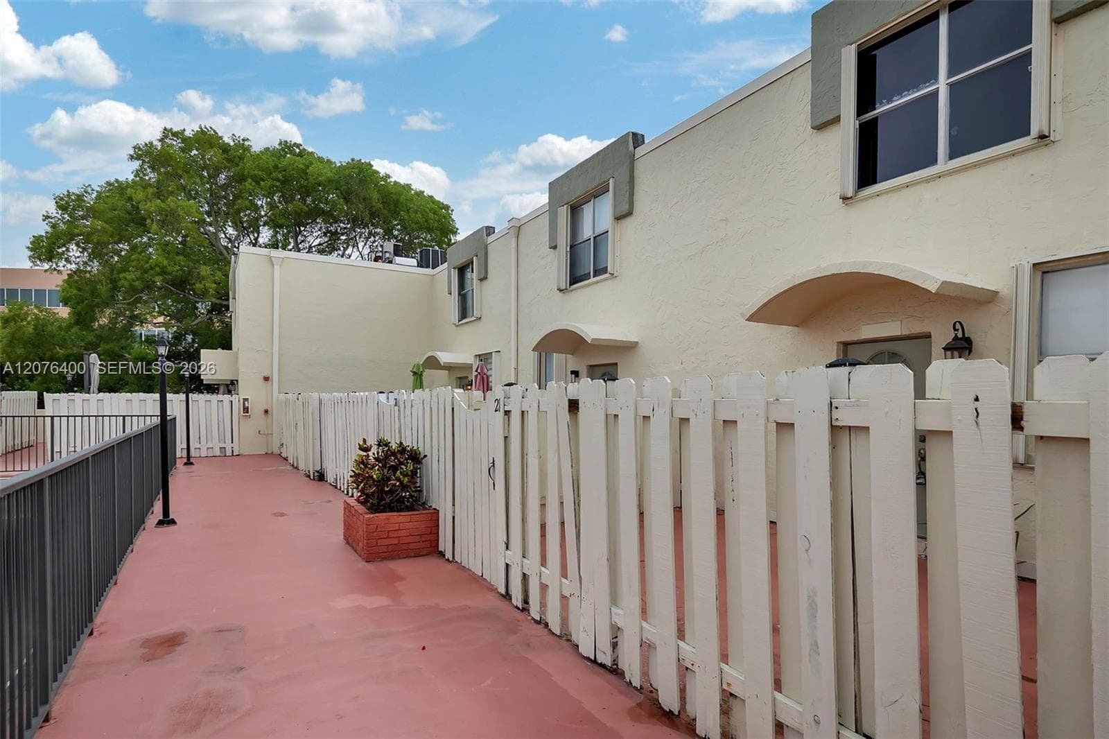 1655 NE 115th St # 21B, Miami, FL 33181 photo 2