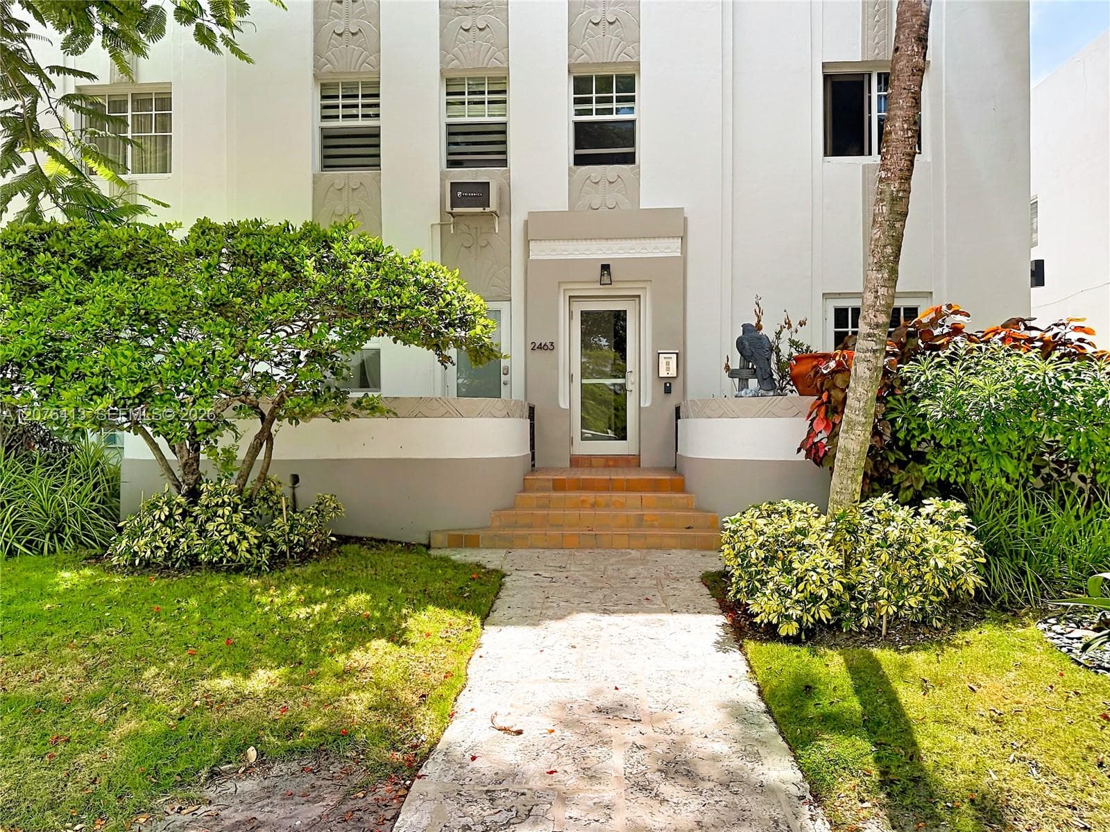 2463 Pine Tree Dr # 3, Miami Beach, FL 33140 photo 2