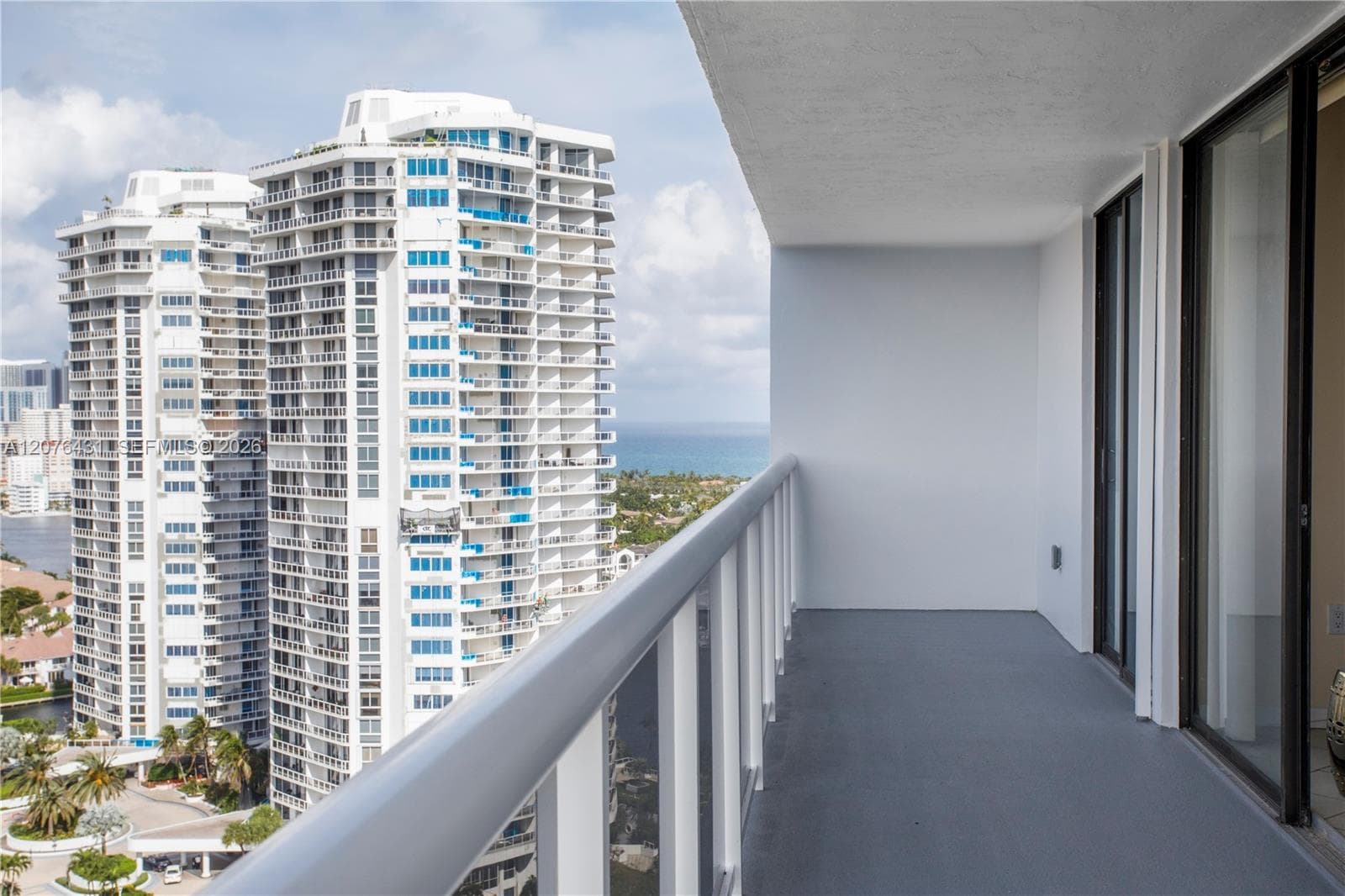 20505 E Country Club Dr # PH-39, Aventura, FL 33180 photo 3
