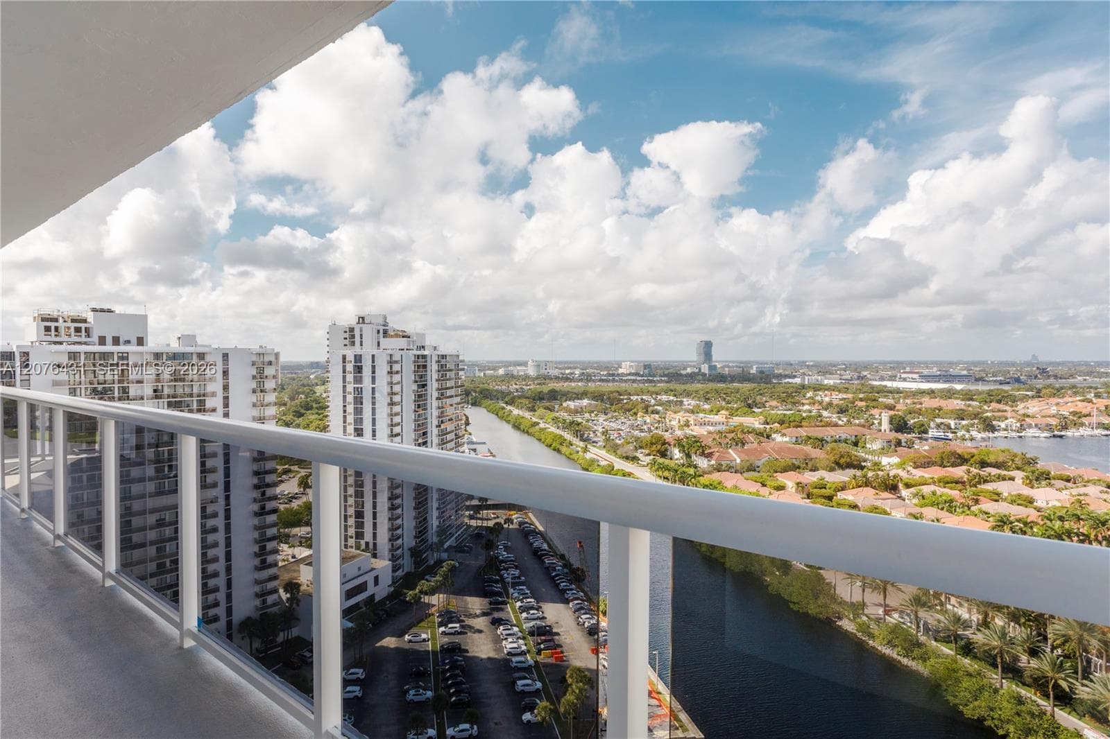 20505 E Country Club Dr # PH-39, Aventura, FL 33180 photo 4