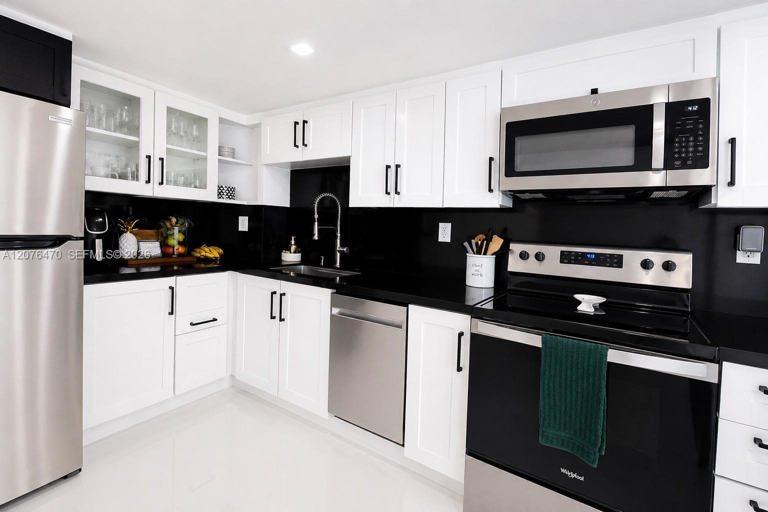 300 Bayview Dr # PH11, Sunny Isles Beach, FL 33160 photo 4