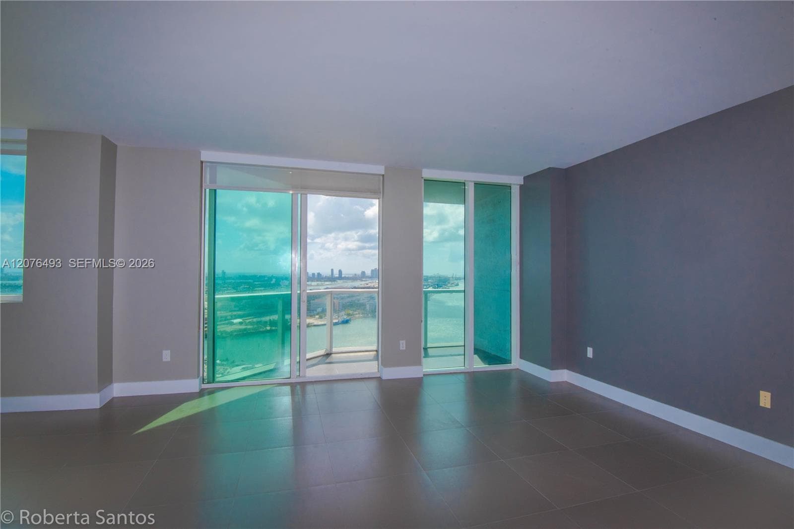 244 Biscayne Blvd # 3802, Miami, FL 33132 photo 2