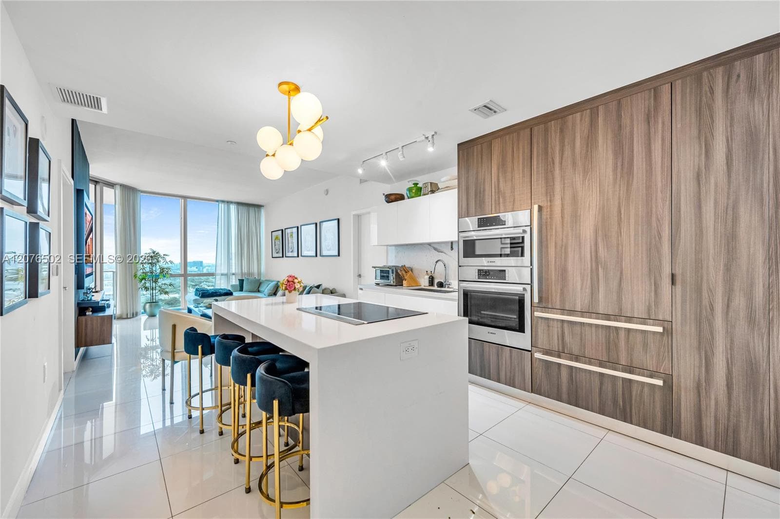 851 NE 1st Ave # 2408, Miami, FL 33132 photo 3