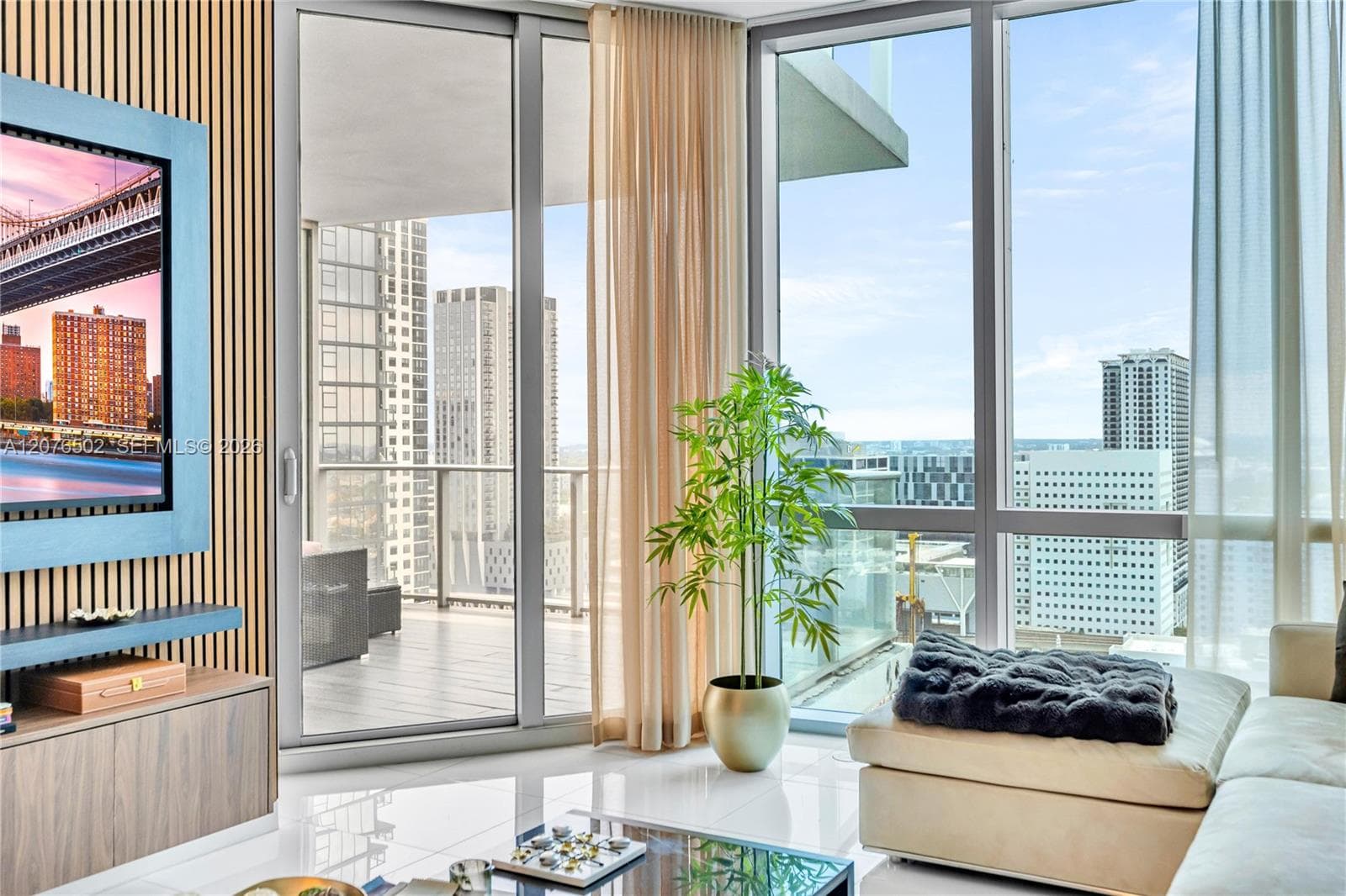 851 NE 1st Ave # 2408, Miami, FL 33132 photo 4