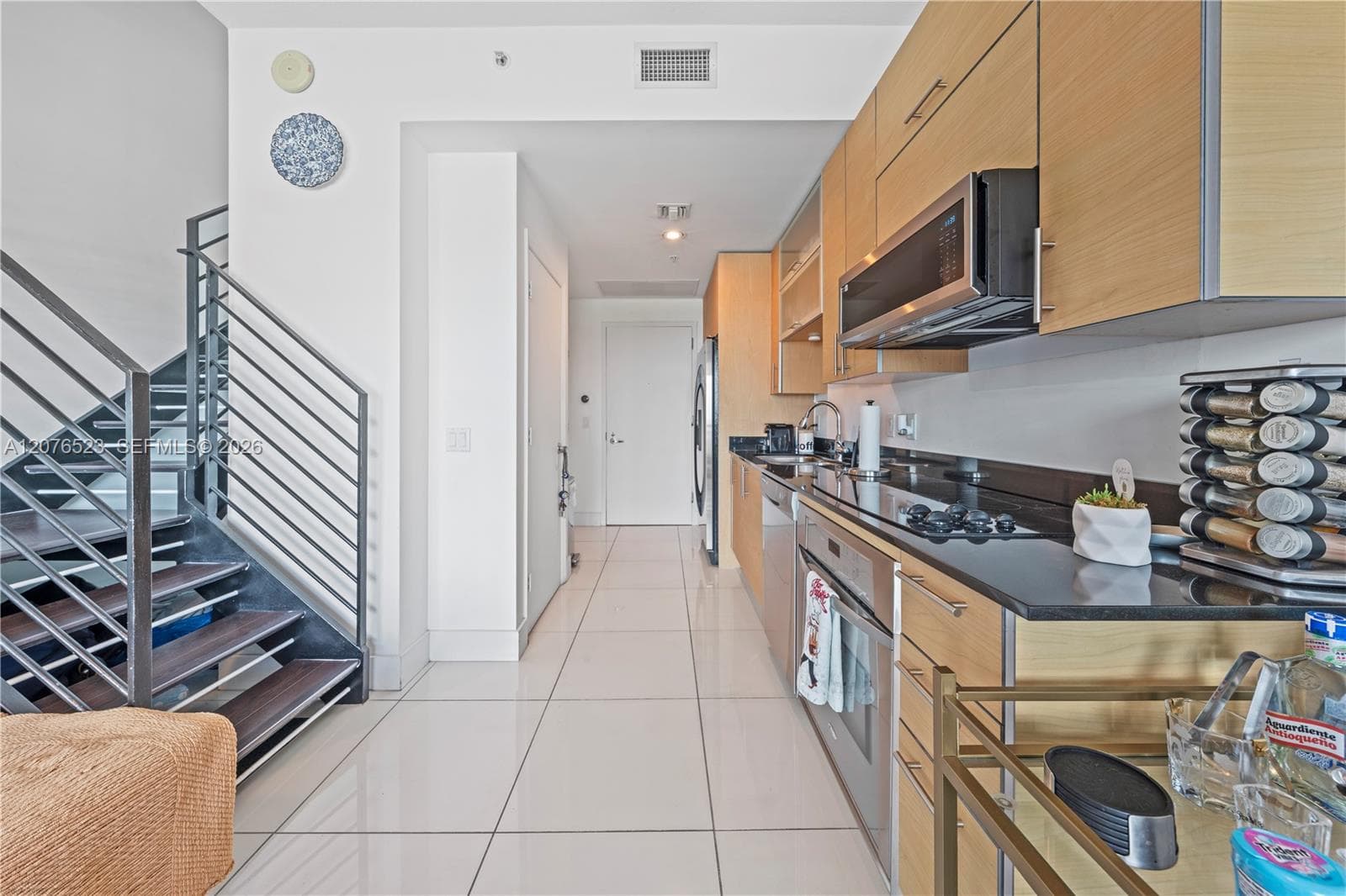 60 SW 13th St # 2403, Miami, FL 33130 photo 4
