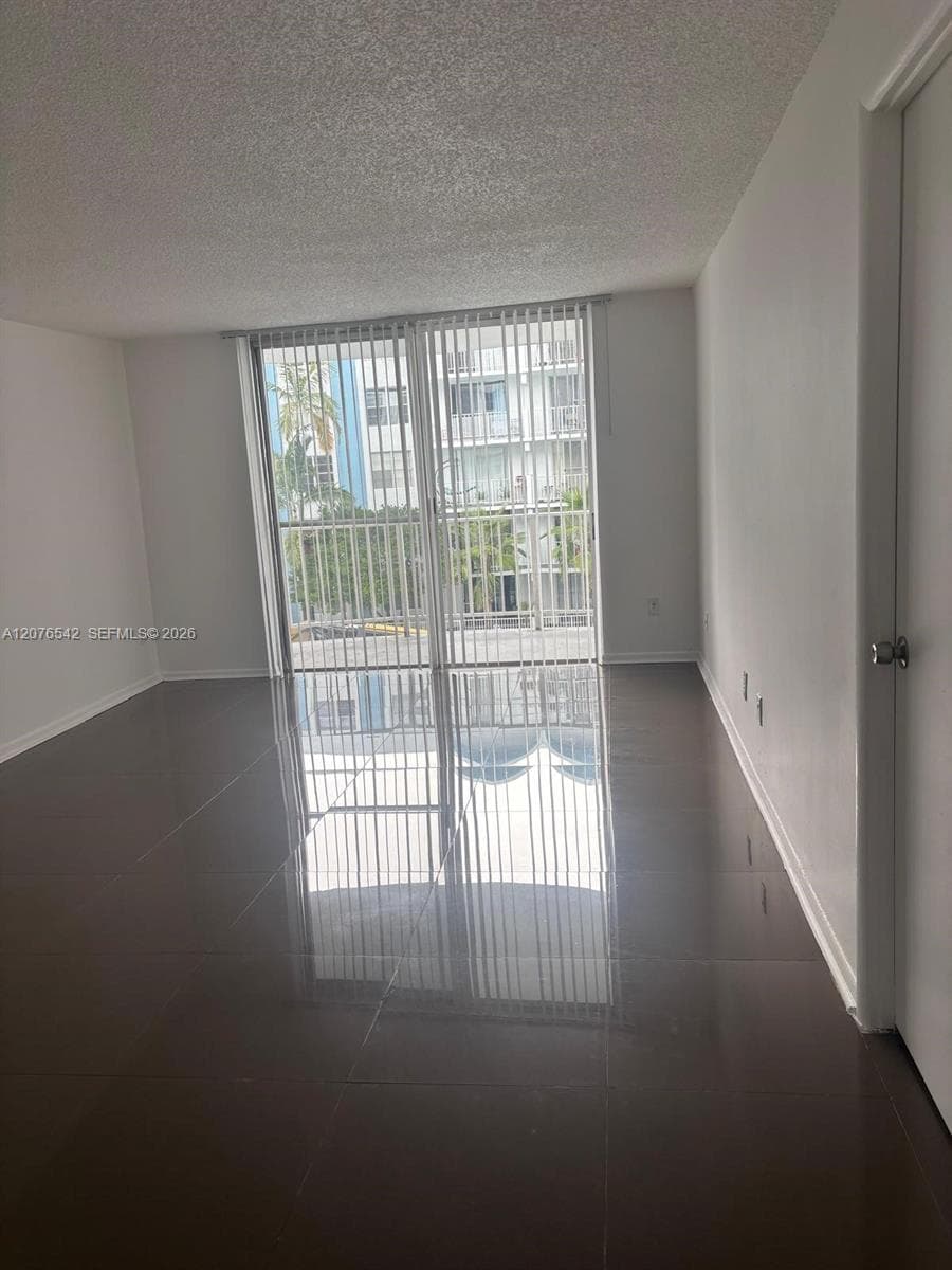 486 NW 165th St Rd # B-308, Miami, FL 33169