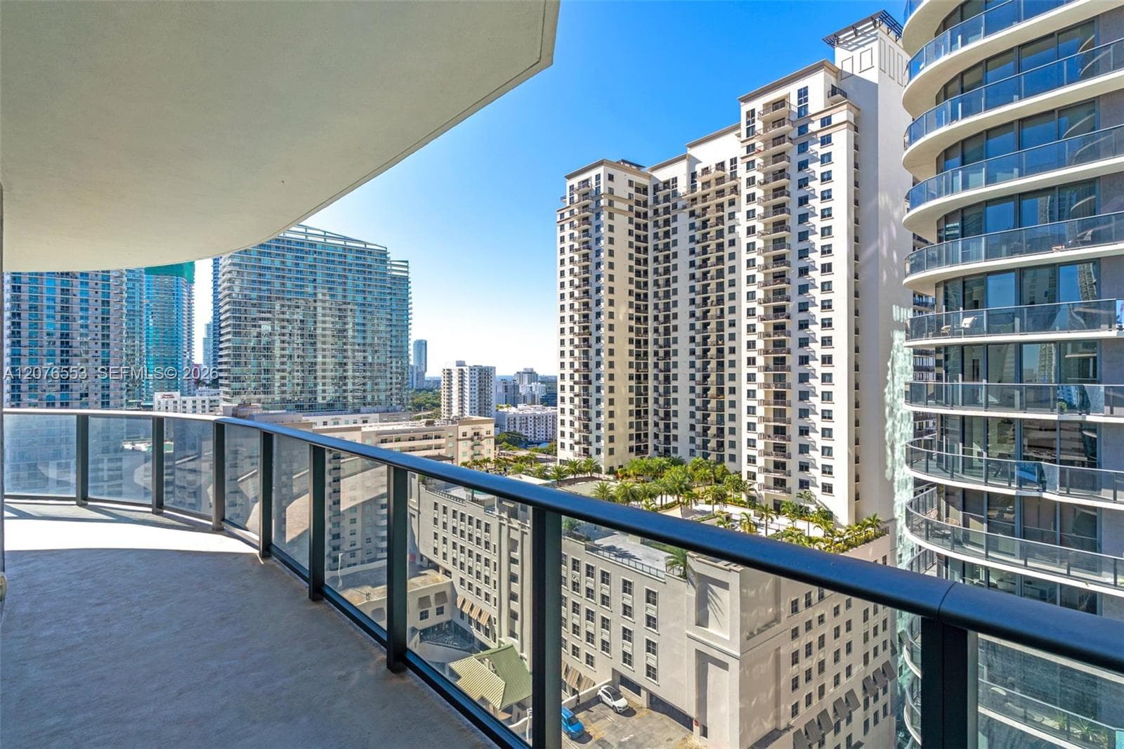 45 SW 9th St # 1706, Miami, FL 33130 photo 2