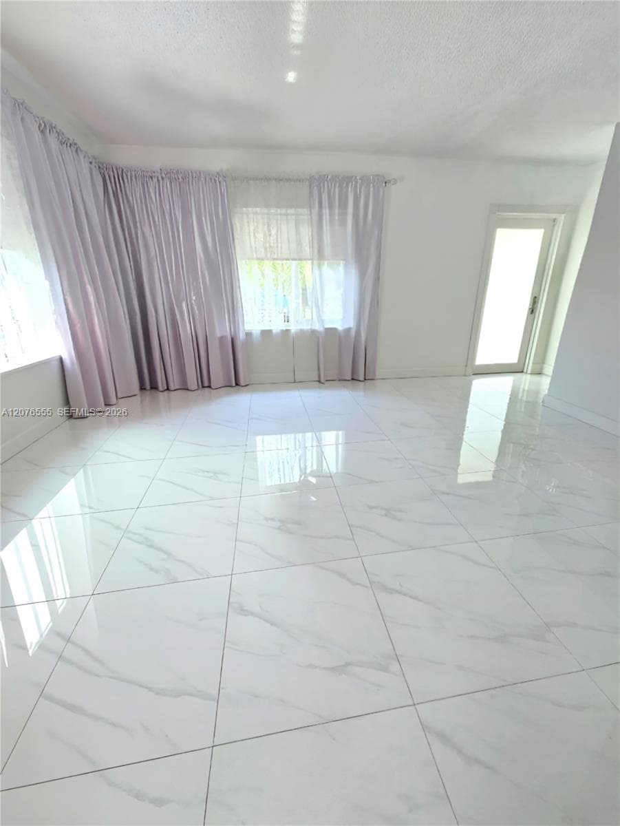 3320 NW 20th St, Miami, FL 33142 photo 5