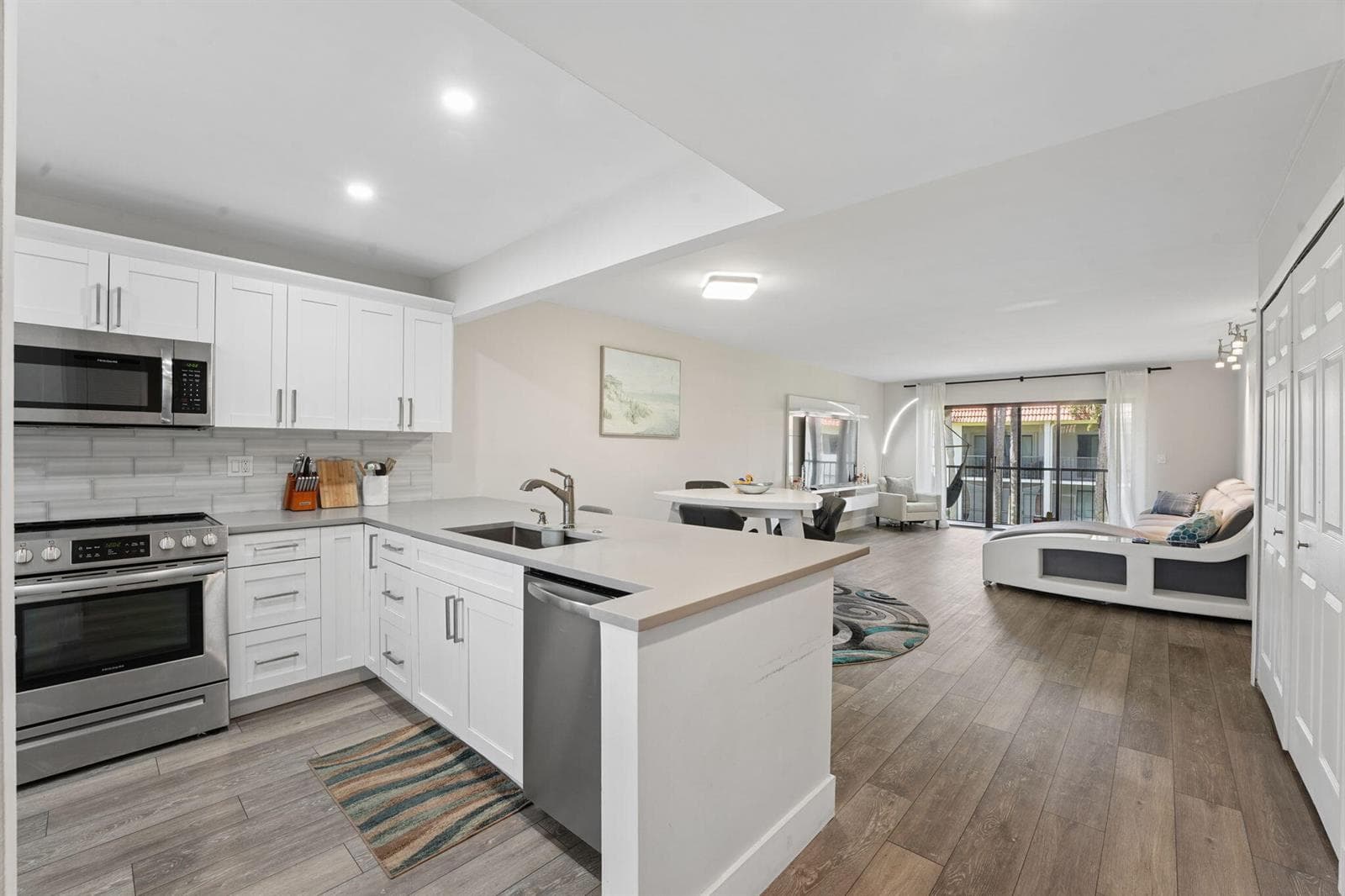 327 LAKEVIEW Drive # 203, Weston, FL 33326 photo 4
