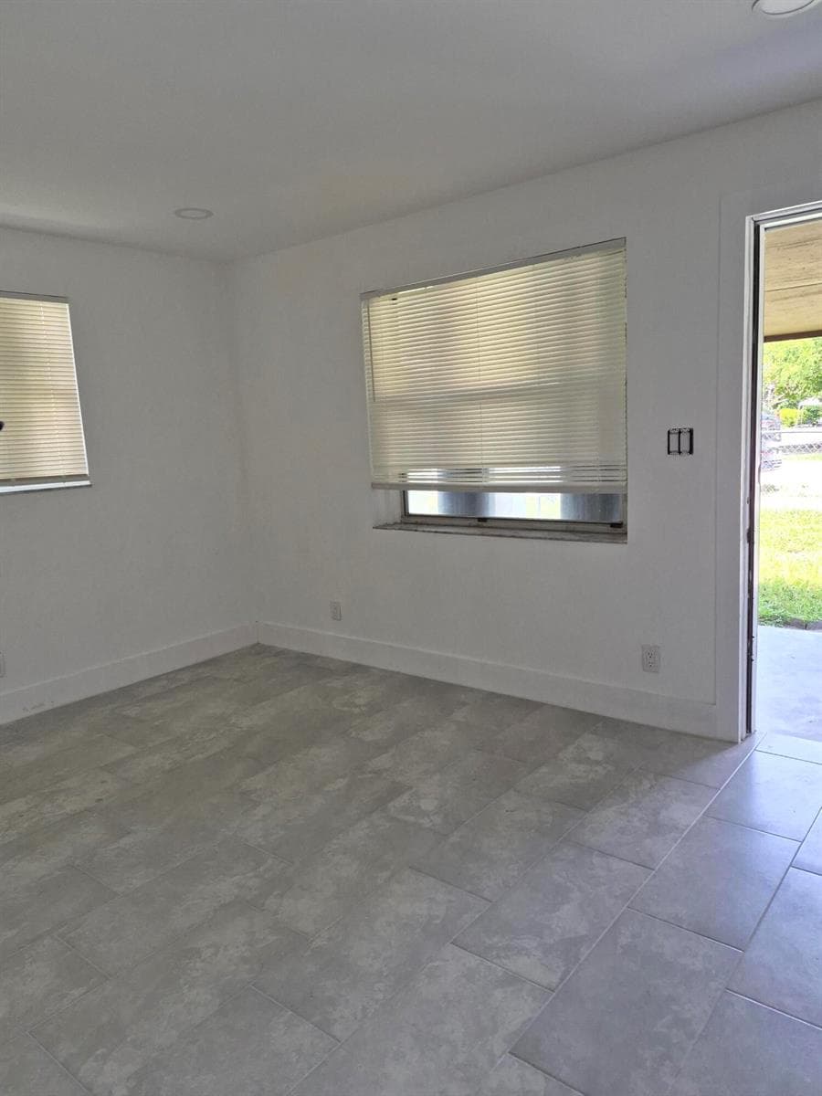 313 SW 1st Terrace, Deerfield Beach, FL 33441 photo 2