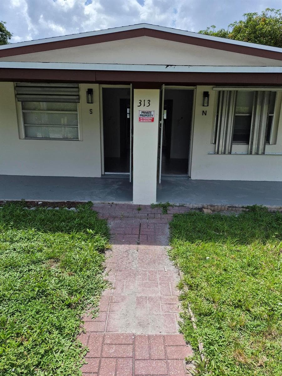 313 SW 1st Terrace, Deerfield Beach, FL 33441