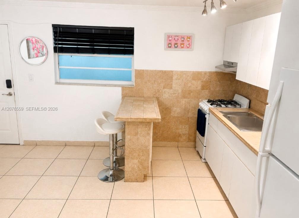 528 Meridian Ave # 202A, Miami Beach, FL 33139 photo 3