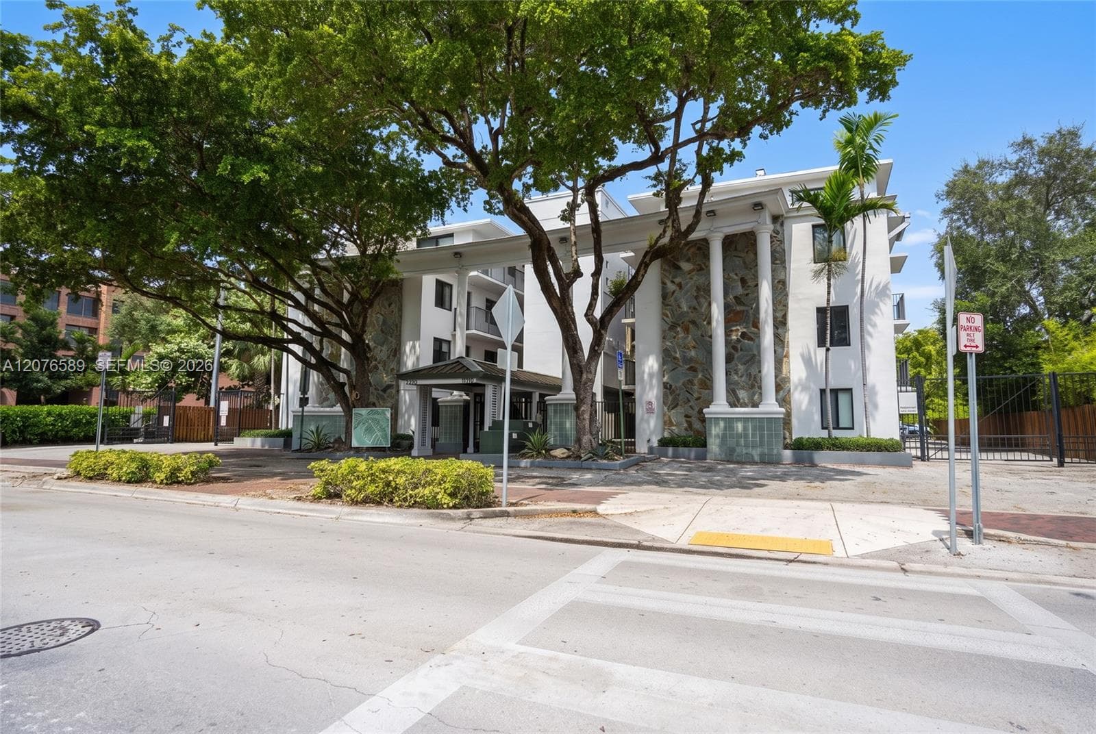 3240 Mary St # S308, Miami, FL 33133 photo 2