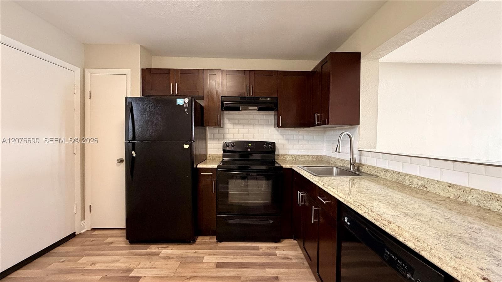 879 NE 195th St # 425, Miami, FL 33179 photo 3