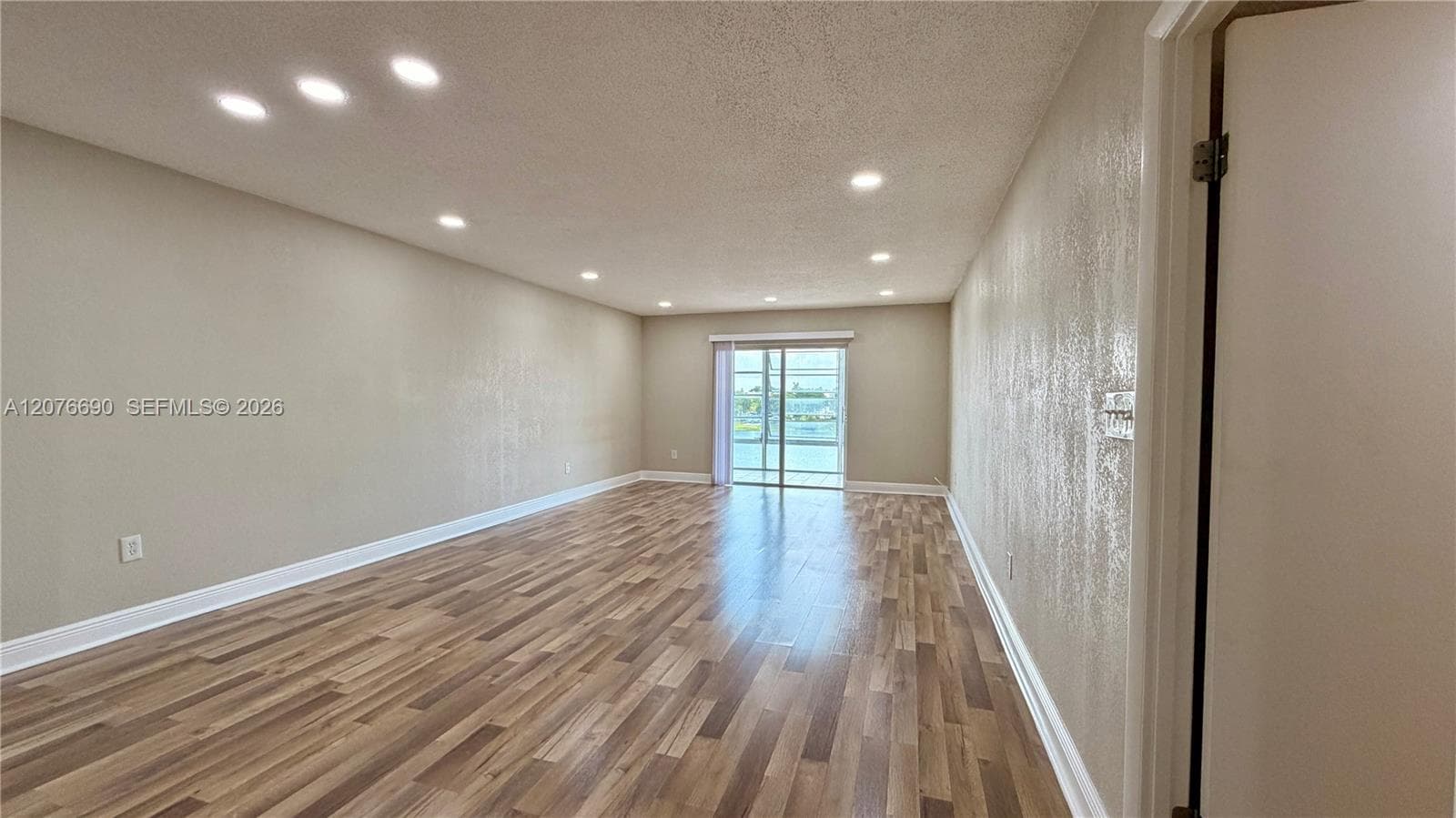 879 NE 195th St # 425, Miami, FL 33179 photo 4