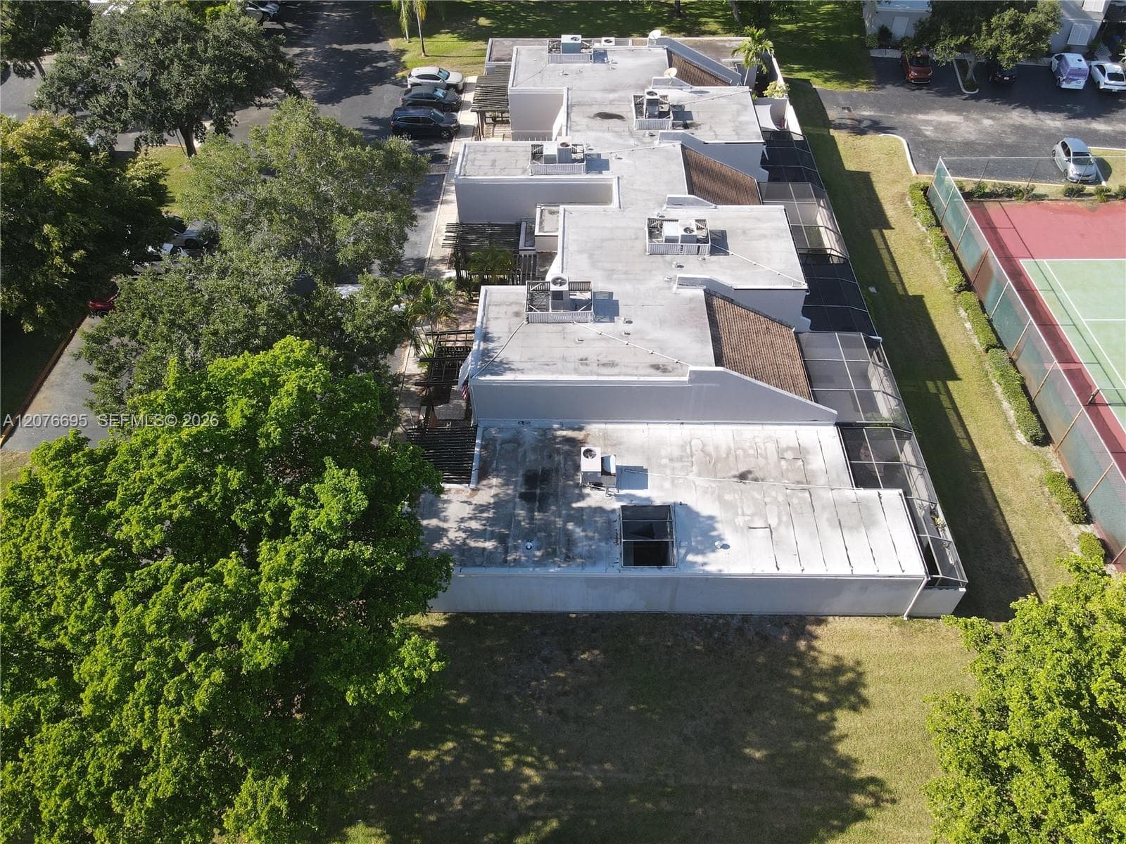 1541 NW 113th Ave, Pembroke Pines, FL 33026 photo 2